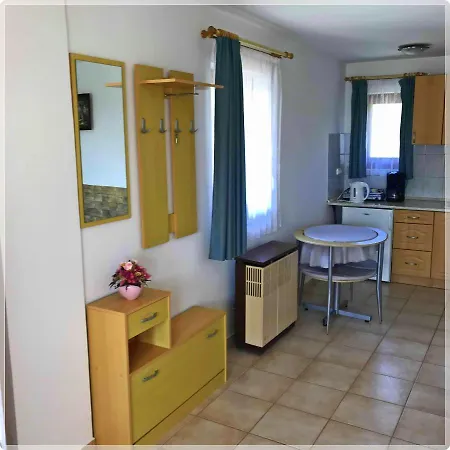Kleines Haus Apartament Hévíz